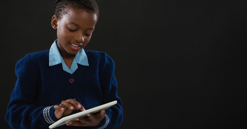 HUAWEI_TECH4ALL's tweet photo. #Connectivity &amp; #DigitalSkills are powerful tools to ensure learning never stops for children 🌐💻🎓

With our partners, @UNESCO, we're helping build resilient, tech-enabled schools for kids in Africa through the #TeOSS project. 

Learn more ➡️ 

#EducationDay #LeadingSDG4