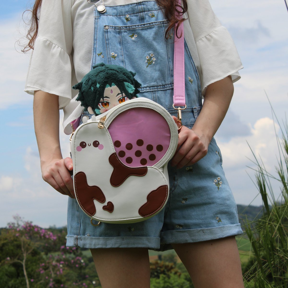 the first snail bag prototype is here🐌!!! I created a mailing list to keep you guys updated (link in bio) and would really appreciate any suggestions🤠 #itabag #kickstarter