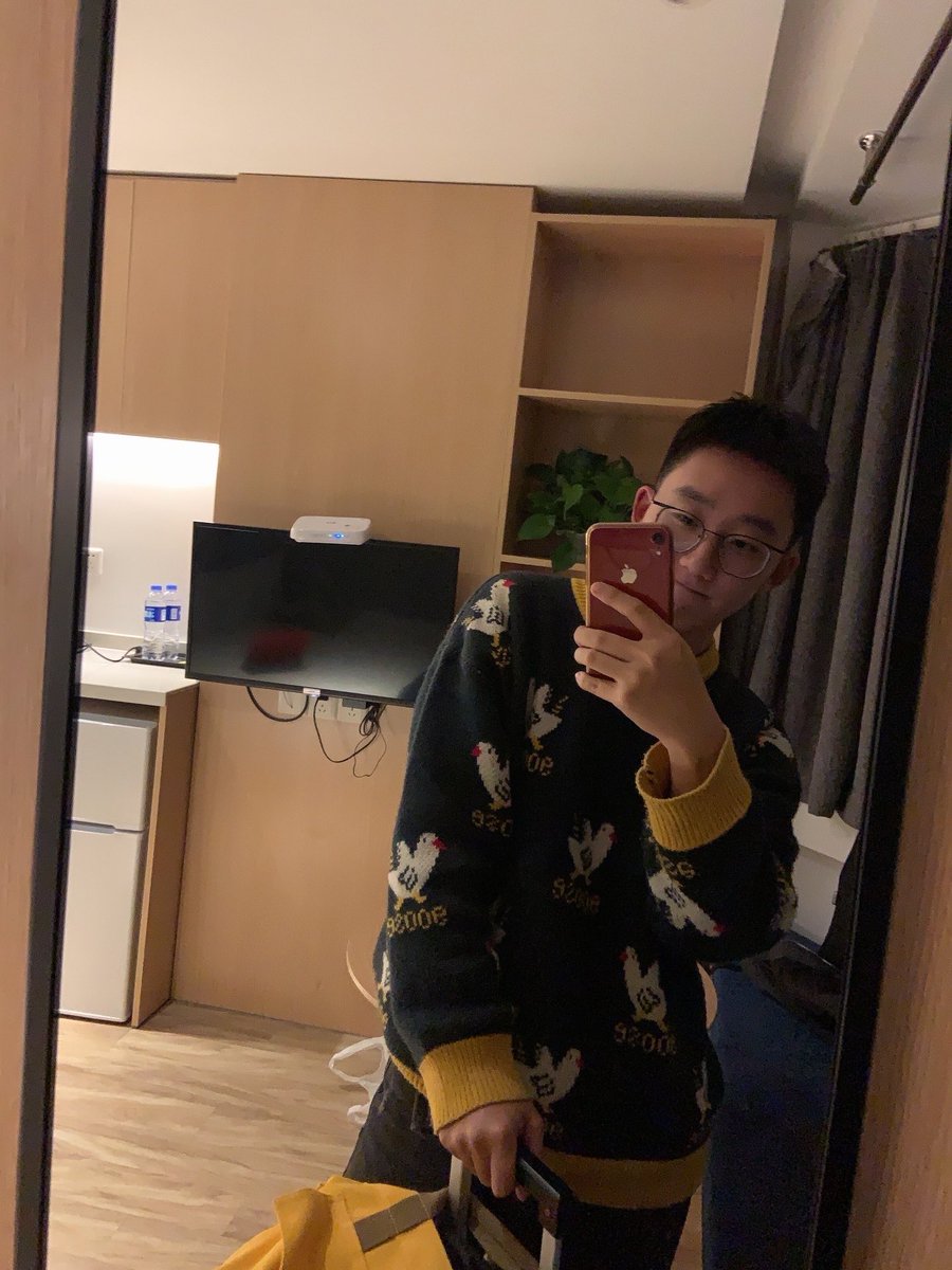 YuTianyis's tweet photo. 嘿嘿 偷偷的 没人知道发张照片😉 https://t.co/6OTmolSu2Y