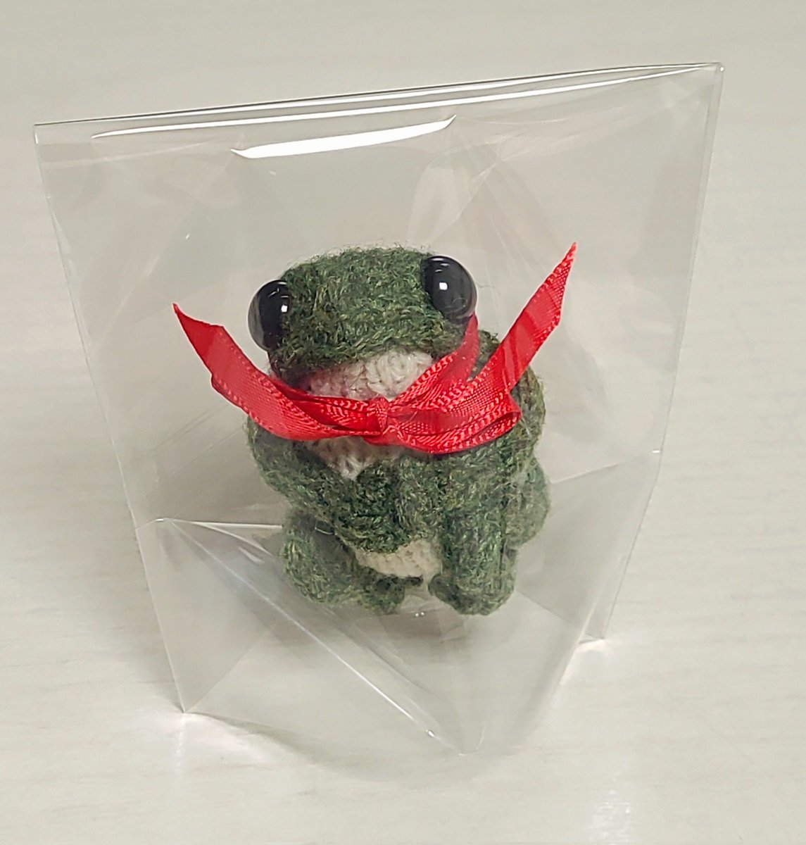 cyjooknit's tweet photo. 내일 택배 보내는 뜨개구리...
너무... 족그매서 비닐이 커보여요...
아련구리🥺🐸 https://t.co/UvjGqqXLEi