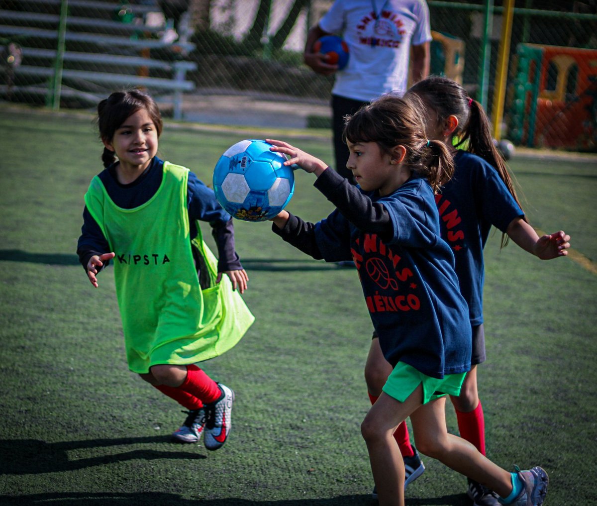 futsat's tweet photo. #AcademiaFemenil

Cuando ELLAS ganan, TODOS ganamos Cuando ELLAS ganan, TODOS ganamos Cuando ELLAS ganan, TODOS ganamos Cuando ELLAS ganan, TODOS ganamos Cuando ELLAS ganan, TODOS ganamos Cuando ELLAS ganan, TODOS ganamos Cuando ELLAS ganan, TODOS ganamos 👧⚽️❤️

WA 55 4733 8107 https://t.co/ANwy97W7wD