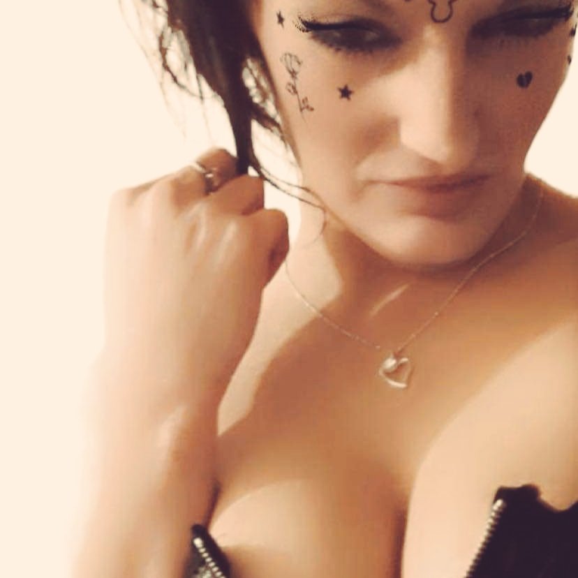 Ebony Black (@ebonyx32) on Twitter photo 