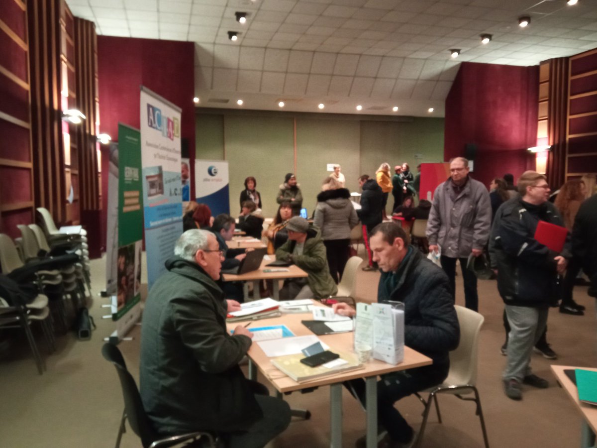 Rencontres journée de l'insertion vers l' emploi/ une action réussie pour le territoire du Cambrésis 213 participants/ de nombreuses opportunités, plus forts ensemble 💪 #DDTES/ @pole_emploi / <a href="/departement59/">Département du Nord</a> /STRUCTURES SIAE👍 <a href="/KW59400/">Karine WIELEBSKI</a> <a href="/acmouton/">Anne Caroline Mouton</a> <a href="/Kouiek2/">Farida Kouiek</a> @NicolasSiegler