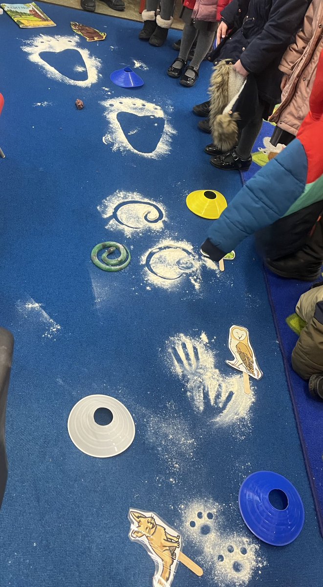 HolyInnocentsCP's tweet photo. Reception had a visit from the Gruffalo and his friends in their classroom today π π¦ π¦ π @Talk4Writing @PieCorbett @JamieThomasTFW #hookforlearning #talkforwriting https://t.co/Pvvo3zhxeP