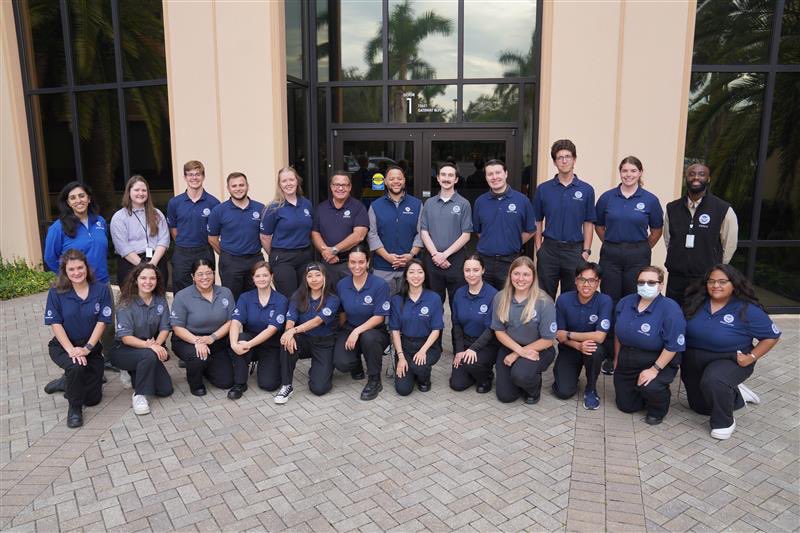 AmeriCorps's tweet photo. #Spotted: @AmeriCorpsCEO met #AmeriCorps members in @fema Corps who assist with #Disaster recovery efforts after #HurricaneIan. They support hazard mitigation, assistance, &amp; more for survivors, helping the community rebuild. Find out more about FEMA Corps: https://t.co/axiFAuq1Oa https://t.co/GbEEf4QxL0