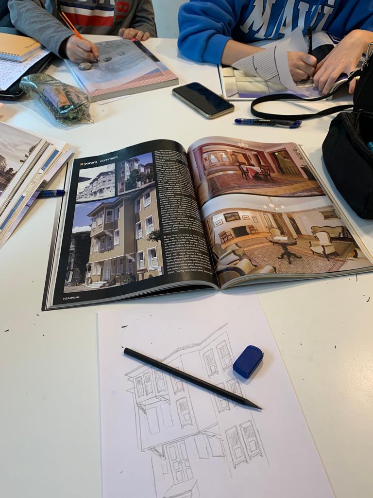 Master 6 Mesleki Gözlem Modülü kapsamında öğrencilerimiz uzmanlarla birlikte Mimarlık'ta çizim, Eczacılık'ta çözelti yaparken Diş Hekimliği'nde de ameliyatı gözlemleyerek eşsiz bir deneyim elde ettiler👏
<a href="/mturanoznacar/">Mehmet Turan ÖZNACAR</a> <a href="/dincercitak/">Dinçer Çıtak</a> <a href="/kader_ulass/">Kader Ulaş</a> 
<a href="/neriman_derya/">Neriman Derya</a> <a href="/sibeldurak18/">Sibel Durak</a>