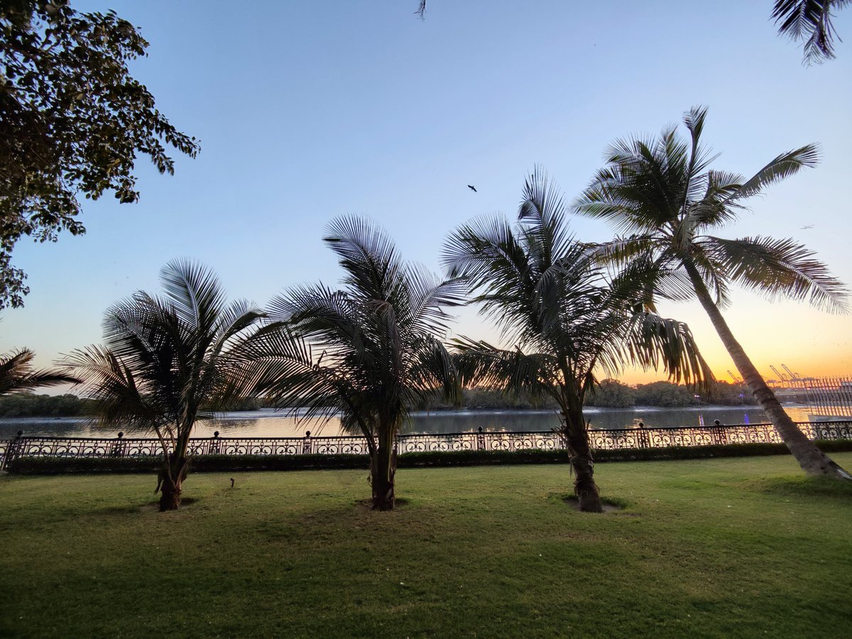 HMNAQVI's tweet photo. #NoteToReaders: Sun sets on an era. 

@DinshawAvari https://t.co/92M8TT1SIw