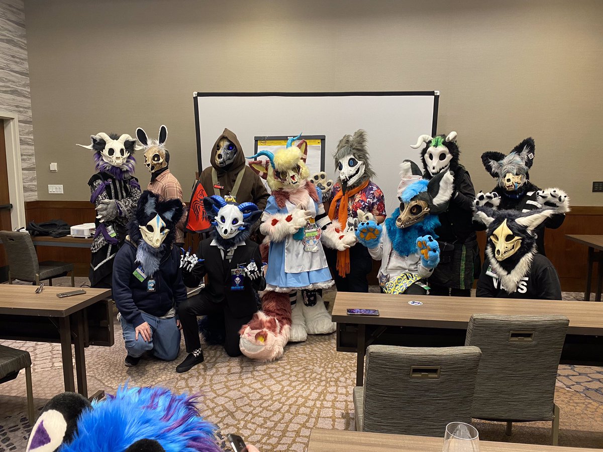 Freakishclown's tweet photo. The skull dog meet was so so much fun!!! All the beautiful undead beasts 💙 #ANE2023 #ANE #anthronewengland #AnthroNewEngland2023 https://t.co/oXCXWA96Iu