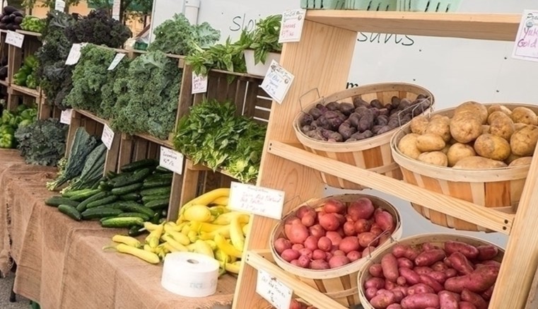 ILFarmBureau's tweet photo. How can consumers fight inflation? @ILAgriculture Director Jerry Costello II said buying local can make a big difference. During #EverythingLocal, he discussed cutting transportation costs and supporting local producers ➡️ https://t.co/ofFgi6Aq2E https://t.co/WsFcBrVZve