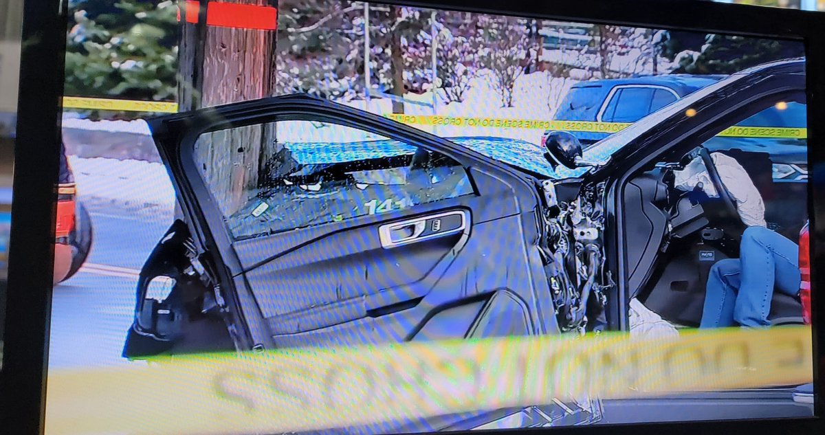 Wellesley police Cruiser involved accident in #Wellesley. Working on details as to what happened. Told the officer transported to hospital BUT will be OK. #Boston25