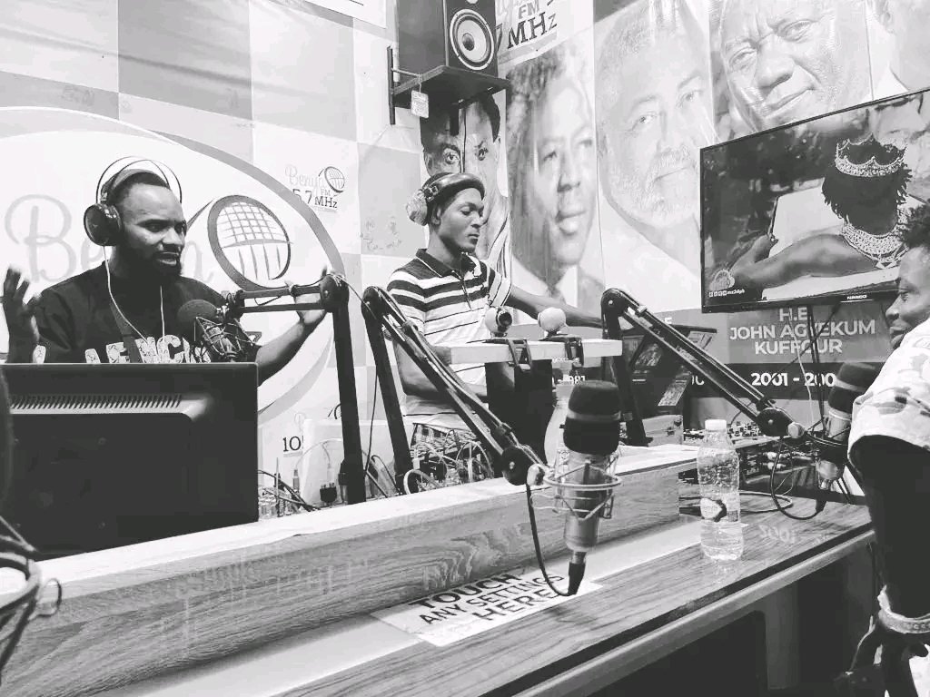 ThinkaTv's tweet photo. #LAMINA_CITY_DRIVE with #THINKA_DE_MEGABWOY is Airbone On #BENYA105.7Fm 📻

I'm Driving Y'all to Ur Various destinations safely 🚌👌

Plz tune in &amp; feel de vibe till 6pm 👌

#BHADNESS 🔥🔥🔥🔥 https://t.co/szjSC4AGm9
