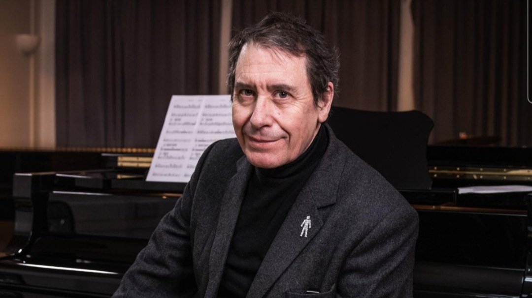 Jools Holland 65 today. 
Keep bringing joy and music. Happy birthday, man. 