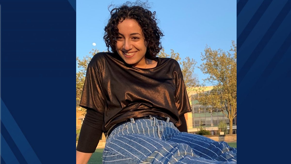 WVUPublicHealth's tweet photo. Through her field experiences with @WV_DHHR and @WVUOHA, Jenna Kahwash gained important insight on the public health field.

"I was able to see firsthand how my coursework has prepared me for a career." 🙌

Meet Jenna: https://t.co/YAu2EWHMdx https://t.co/1xdQy2YZYt
