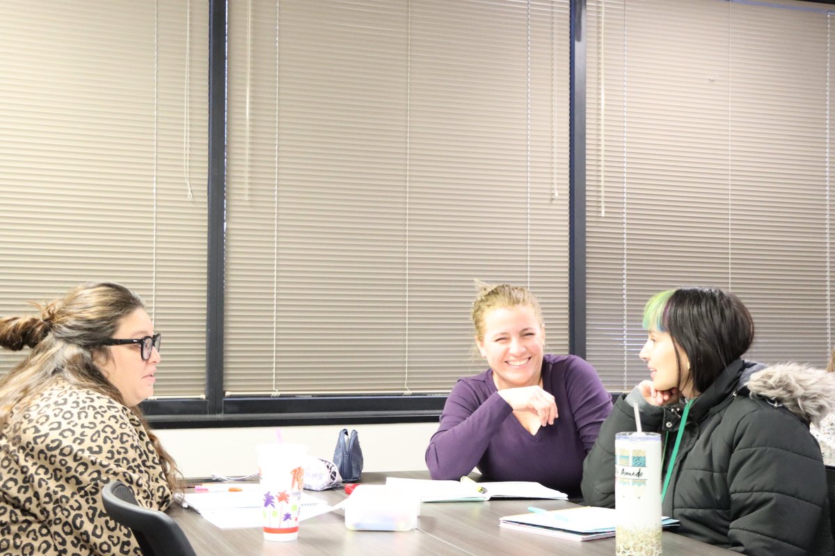 ECISD_Bil_ESL's tweet photo. Thank you, @DrSMercuri, for the amazing "Making Cross-Linguistic Connections in the Dual Language Classrooms" PD. ππβ€οΈππ #MakingLanguageVisible #LevelingUp #BiggerBolderBetter #Prek #Kindergarten #Bilingual #DualLanguageRocks https://t.co/OnEKybO3vI