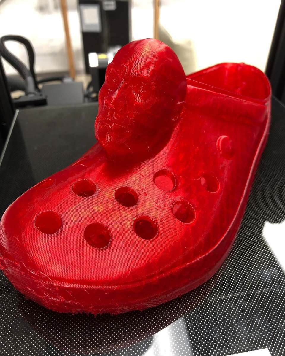 mech_solutions's tweet image. Okay hear us out, the Rock Crocs. 🤩 🤩 Do you think Crocs should make this if The Rock ever does a collab with them? Printed with red TPU filament

#3dprinting #3dprint #3dmodeling