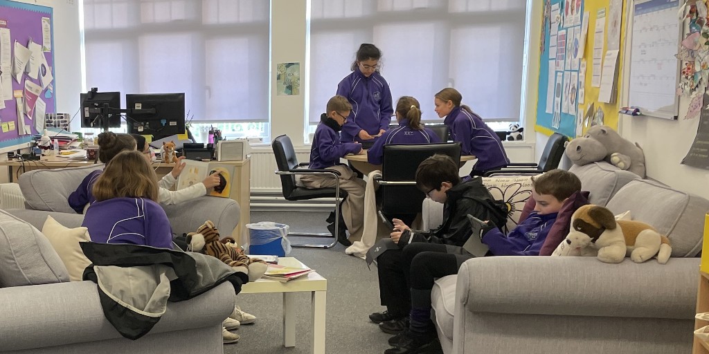BPS_Wellbeing's tweet photo. Our #wellbeing drop-in is the perfect place to chill out, make time for themselves and chat with friends. Prep children are welcome to play some quiet games or chat about anything at all with our wonderful wellbeing leader, Mrs Windett 😊
#everychildisdifferent #freetobeme https://t.co/R3g0lUHFzo