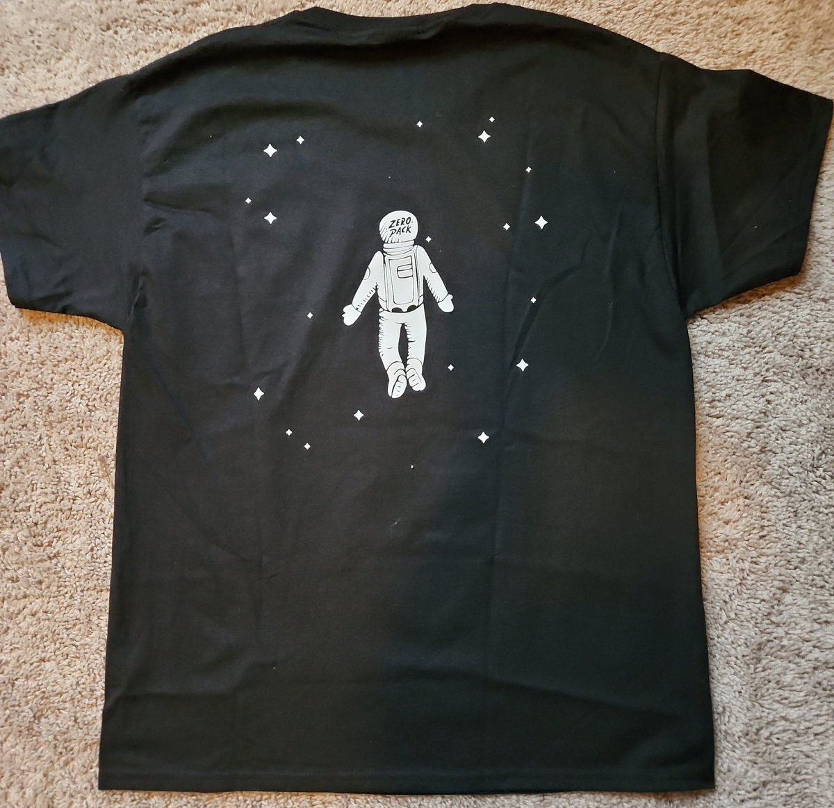 JacksonMccomas1's tweet photo. Thanks for the free T-shirt @BEZ3RO! Excited to rep my favorite subscription box for anyone who who wants to discover new energy drink flavors and brands! https://t.co/kRsizfIwAP