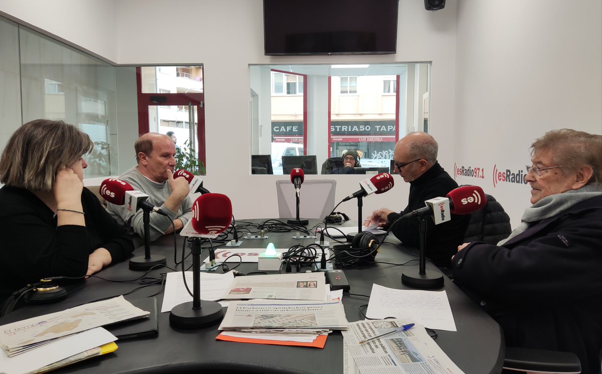 esRadioBaleares's tweet photo. La guerra entre @UGTIllesBalears y @CCOOBalears, el rodillo de @F_Armengol en el @ParlamentIB y la enésima amenaza de ruptura del Pacte de @MESperMallorca a debate en la tertulia del #Contrapunto, con @XELOHUERTAS, #MPelarda, @tomasbordoy y #JFageda🎙️https://t.co/RPDOivtdxt https://t.co/m5t3lQpMup