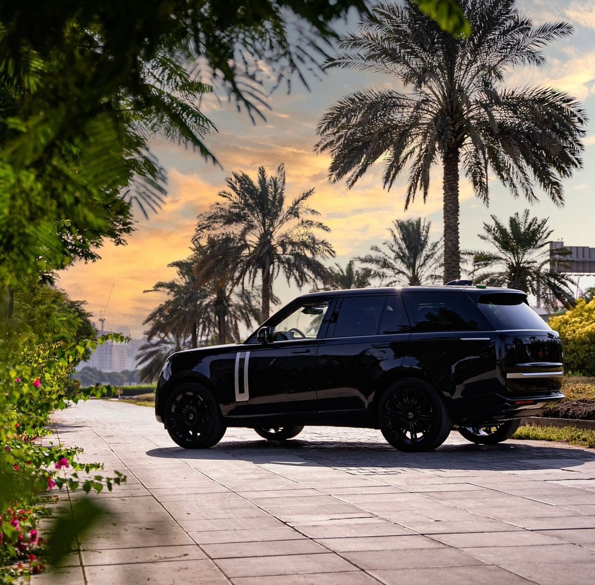 RangeRoverOfficial tweet media