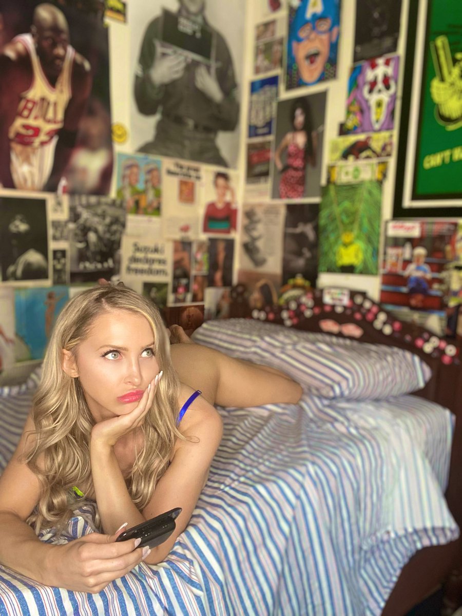 alix🧚🏻‍♀️☁️ on Twitter: "waiting for you to slide into my onlyfans dms