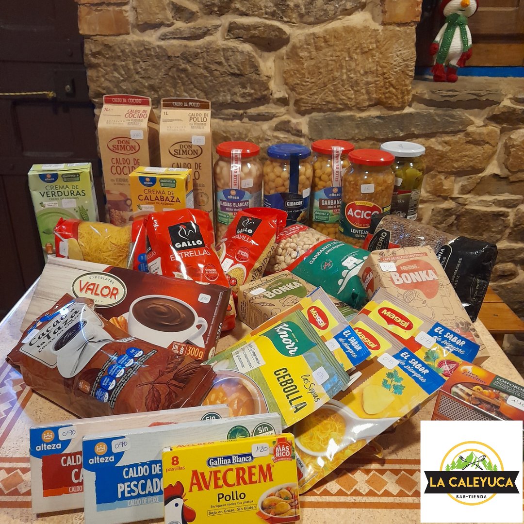 Alguna de les cosines que tenemos en la tienda en la sección "p'al friski" 🤭, arrebusca tranquilamente 🙂
Y sí, Frosty⛄️ tamién ta a la venta 😏 (Apunta 📝: facemos Amigurumis, muñecos de ganchillo, por encargu)
#lacaleyuca #chigre #bartienda #lagüeriadeurbies #urbies