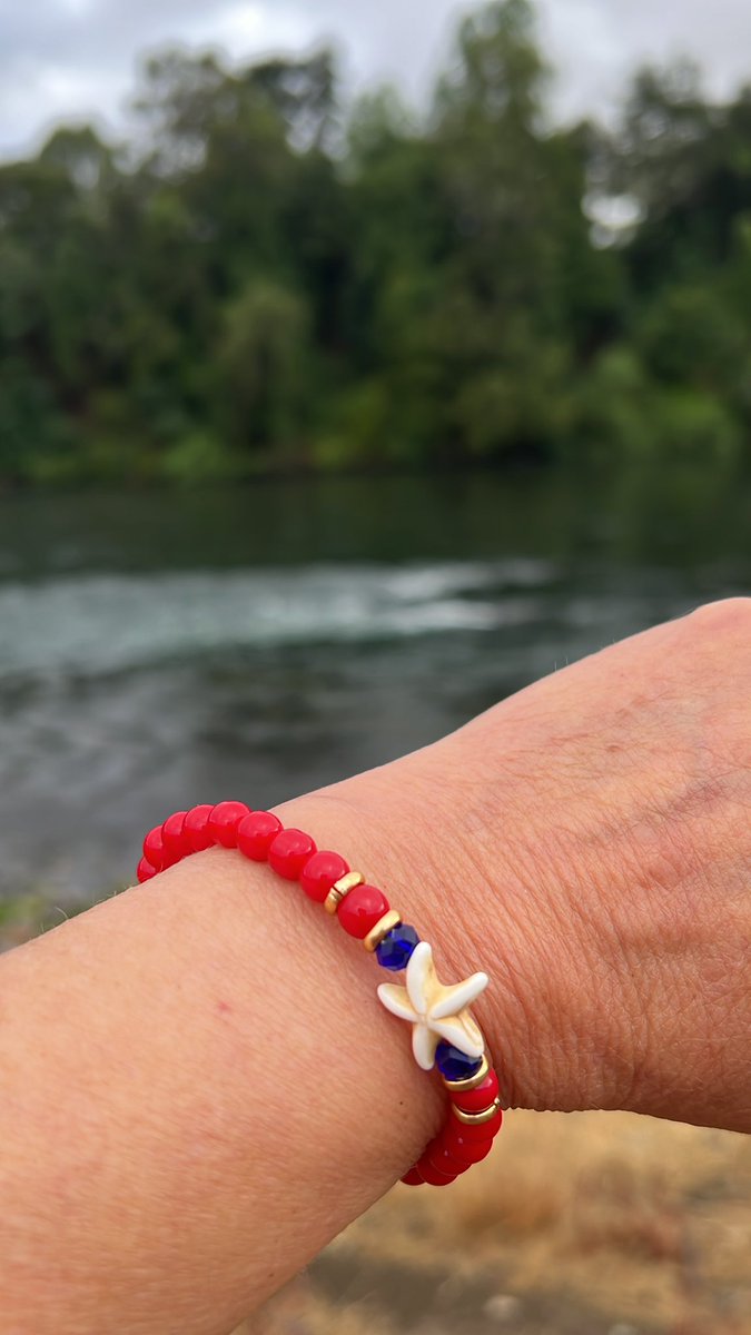 solangeabogada's tweet photo. Buenos dias! Amanecer bellísimo. #ProtestaRoja #PulserasRojas todos los días, por un mundo sin prescripción del abuso sexual infantil. Derecho a justicia y reparación para todos los sobrevivientes. Sumemos RT con @ sumemos pulseras y convicción de lograrlo. Suban fotos! 🙏🏻 https://t.co/EcvPf9bFiv