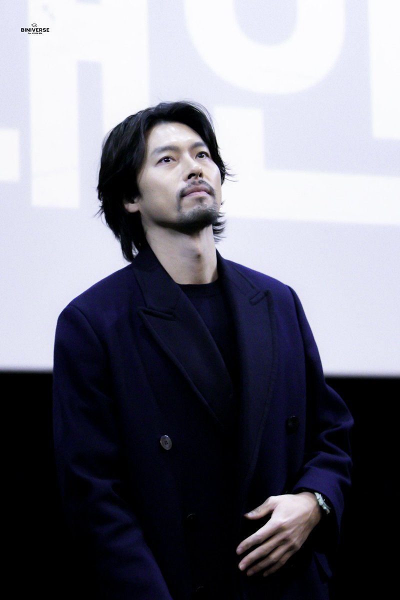 BINIVERSE925's tweet photo. 230124 교섭 무대인사 

대왕 곰돌이 추운데 고생했어💙🫶🏻

#현빈 #김태평 #Hyunbin #ヒョンビン #玄彬 https://t.co/xl6B4L1xQv