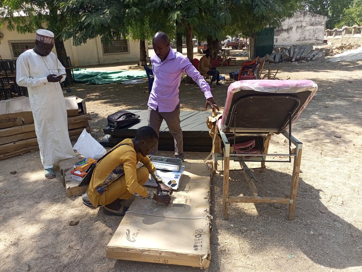 SadjoTodou1's tweet photo. COMMUNE DE GUIDER 
OFFRES INFRASTRUCTURES LES ET ÉQUIPEMENTS DES FORMATIONS SANITAIRES.
Des matériels médicaux pour le CSI de BOUKADJI et de CSI de Mayel Poli reçu vendredi dernier.
@MinsanteCMR
@DigaMathieu 
@alida_eboo 
@CRTV_web 
@GuiderPan @ https://t.co/33D8LataJM