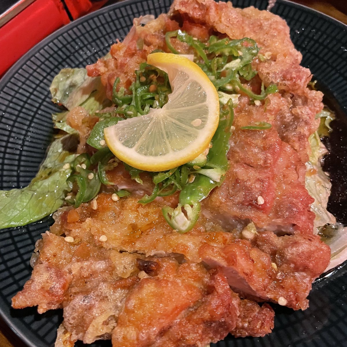 드디어 먹은 용용선생~!! 마라전골 맵지도않고 딱 맛있더라🥹 건더기에 국물 스며들게 졸여먹기,, 유린기도 바삭하고 치킨같아서 맛있었어 
연태토닉시킬까 고민하다가 양 많을 것 같아서 고량주 레몬하이볼 시켰는데 음식이랑 조합이 최고였구 다음엔 연태토닉 시켜먹어볼것✨

#원진아_함번만_먹어봐