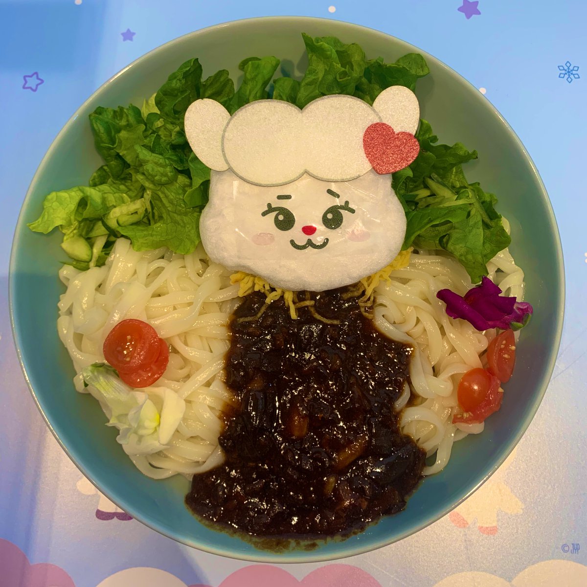 hitohitomi's tweet photo. 今日もNIZOOカフェに行ってきたんだが、頼んだメニュー全て揃って写真撮りたかったからデザートいつでも持ってきていいって言ったら先にきてANOが沈みそうだったのでパフェを先に完食してしまうという🦥
あと5回くらいは通ってメニュー全部制覇したかったなー🦙全部美味でした☺️ https://t.co/yZG9k5xNbM