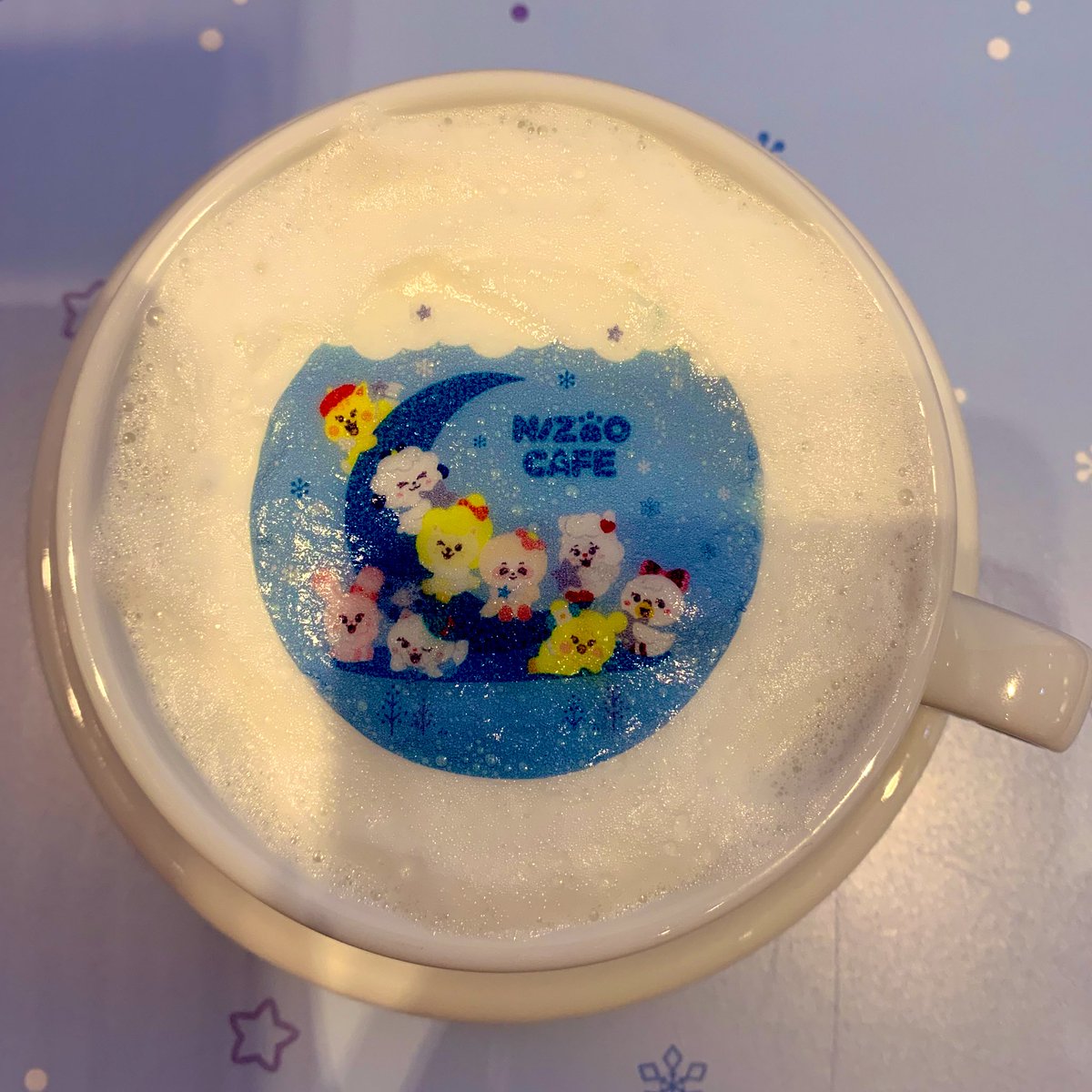 hitohitomi's tweet photo. 今日もNIZOOカフェに行ってきたんだが、頼んだメニュー全て揃って写真撮りたかったからデザートいつでも持ってきていいって言ったら先にきてANOが沈みそうだったのでパフェを先に完食してしまうという🦥
あと5回くらいは通ってメニュー全部制覇したかったなー🦙全部美味でした☺️ https://t.co/yZG9k5xNbM