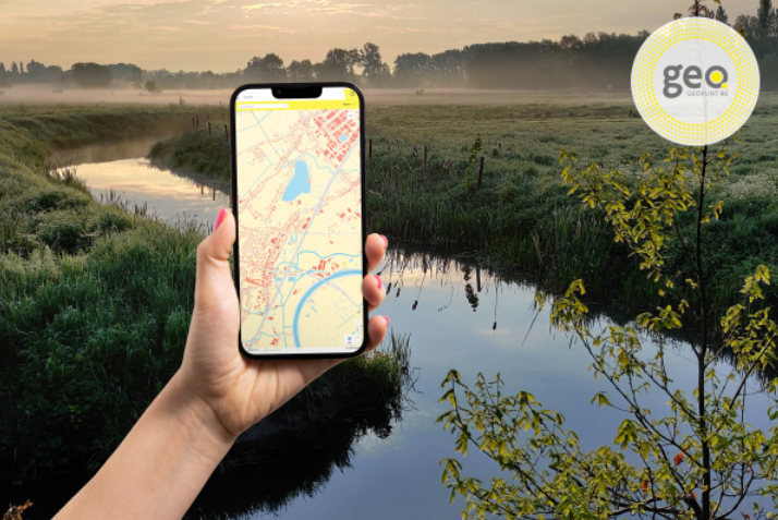 vlaamseoverheid's tweet photo. Ontdek het vernieuwde #Geopunt, de meest betrouwbare bron voor locatiegebonden informatie in Vlaanderen.
📱 Er werden enkele belangrijke nieuwe functionaliteiten toegevoegd. Eén daarvan is dat Geopunt nu ook mobiel kan geraadpleegd worden.
🔗 https://t.co/XDCpN4BJjL https://t.co/27CXq3RtS3