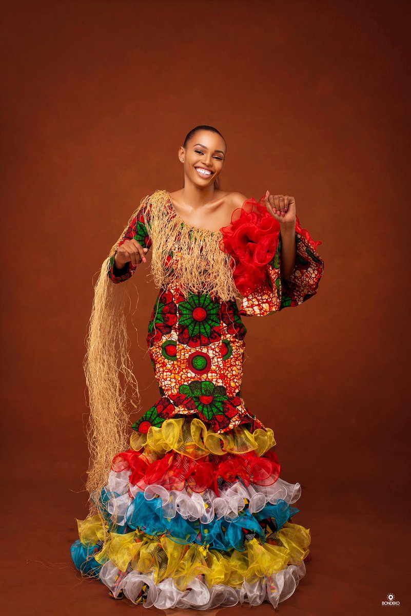 AbuanaMatthews's tweet photo. Il suffit d'un sourire pour que l'âme entre dans le palais des rêves.
Souriez la vie est belle ☺️
Miss OKAPI 🇨🇩 https://t.co/ae07U6hVdv