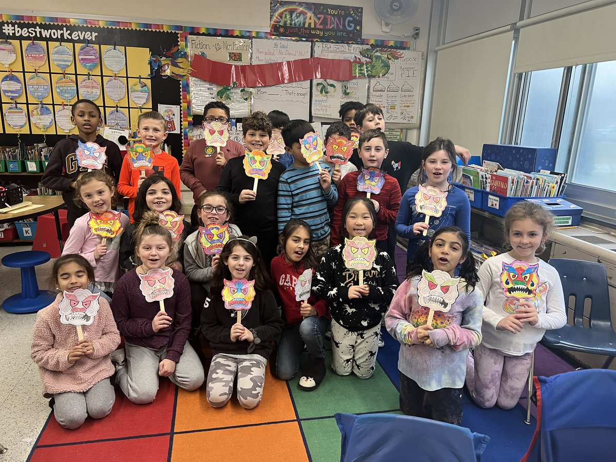 MrsMcCabeNB's tweet photo. The class enjoyed learning all about the Chinese New Year!  @Saw_Mill_Strong https://t.co/jAiirJdbCV