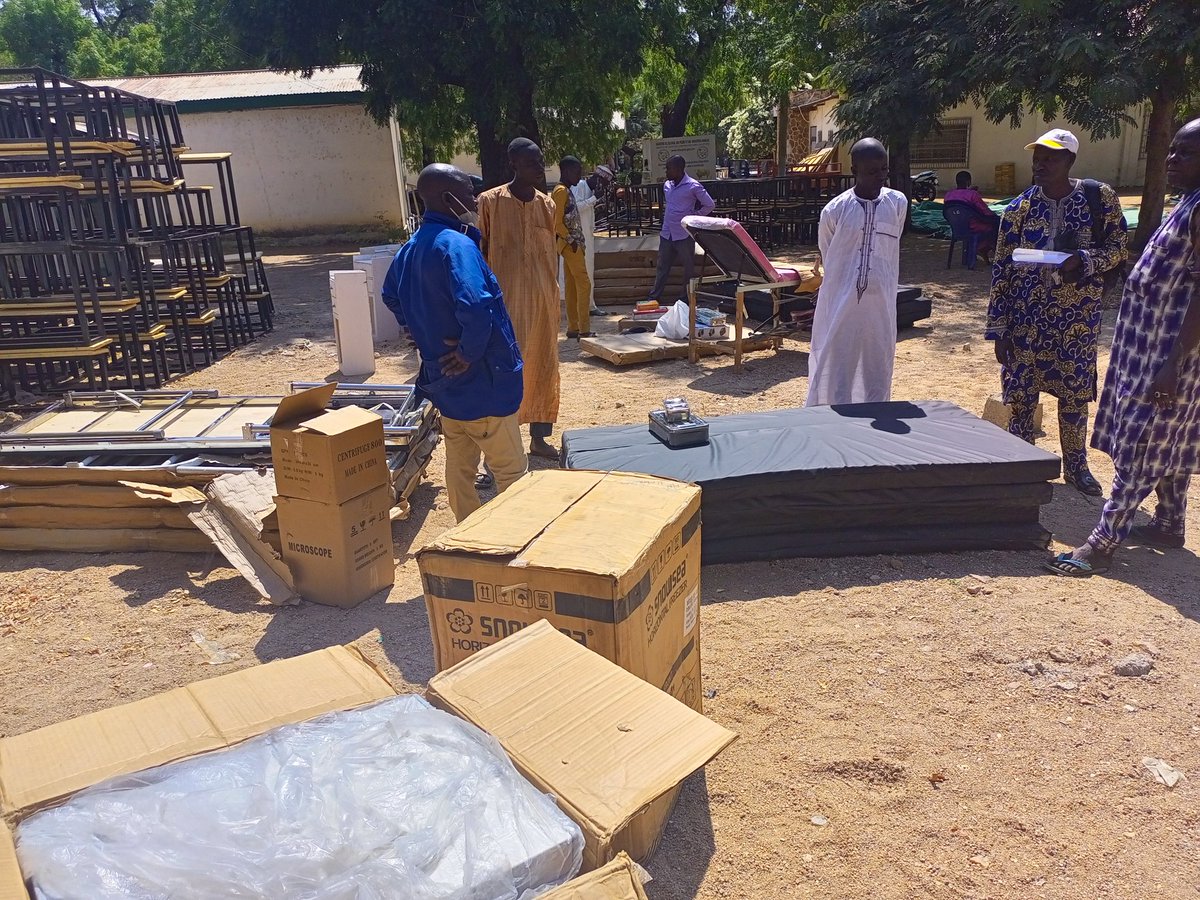 SadjoTodou1's tweet photo. COMMUNE DE GUIDER 
OFFRES INFRASTRUCTURES LES ET ÉQUIPEMENTS DES FORMATIONS SANITAIRES.
Des matériels médicaux pour le CSI de BOUKADJI et de CSI de Mayel Poli reçu vendredi dernier.
@MinsanteCMR
@DigaMathieu 
@alida_eboo 
@CRTV_web 
@GuiderPan @ https://t.co/33D8LataJM