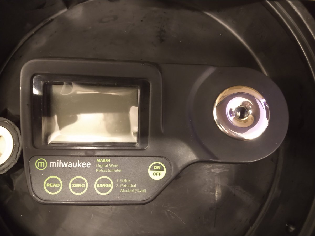 Today is a 'I really don't want to face the world' type of day, not ideal for a brewday. However, being late in meant my new brewhouse toy arrived before I'd mashed in, btw if anyones wondering the brew is 'First Aviation' for the 1st time in forever!