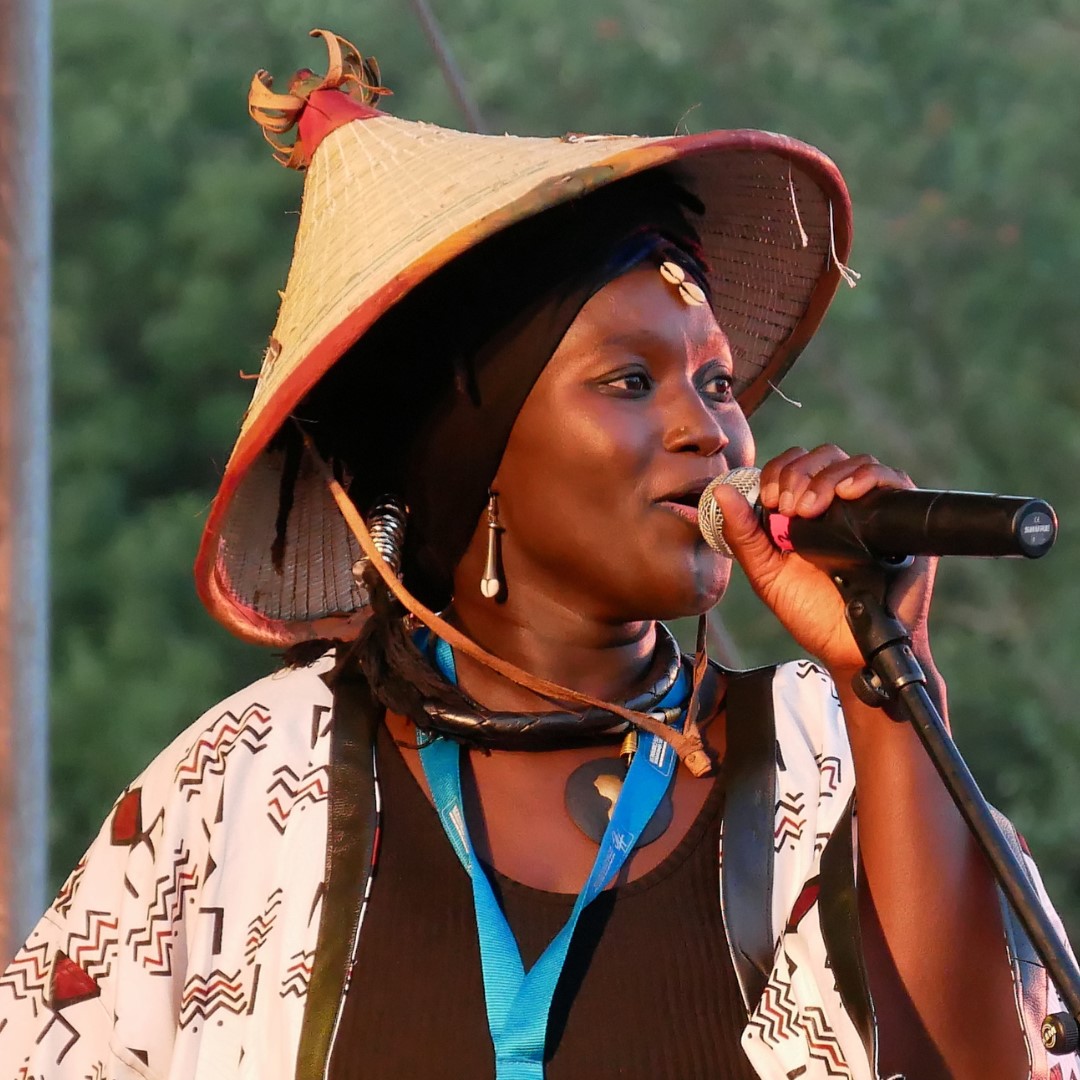 El Teatre La Gorga programa el concert de la cantant senegalesa <a href="/MariaaSiga/">Mariaa Siga</a> en la commemoració al municipi del Dia Mundial de la Cultura Africana i dels Afrodescendents 🥰🎶

28 de gener, 19.30h.
🎟Entrades: lagorga.cat/espectacle/755

Més info: bit.ly/3kFKRqt