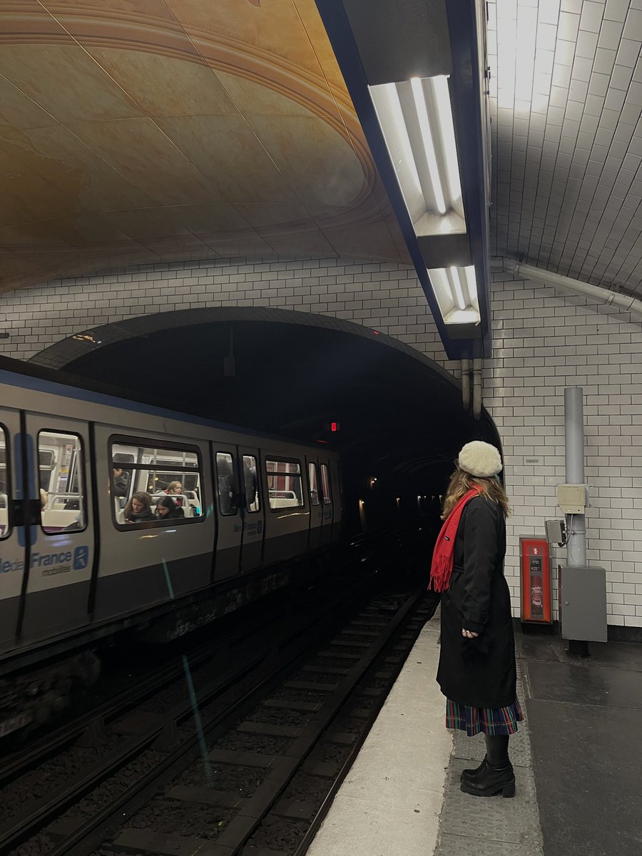 meeliebedelia's tweet photo. guess where https://t.co/n99gQtWQii