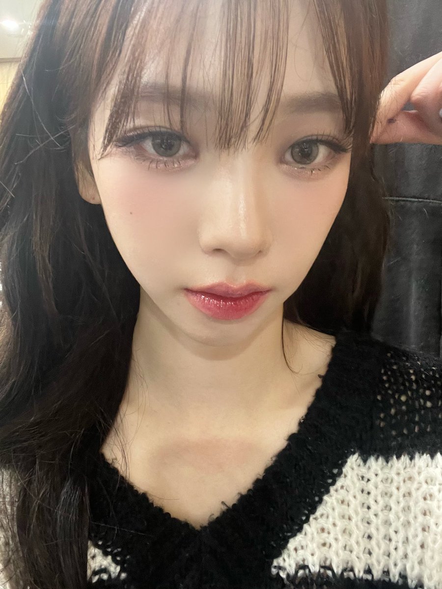 aespasbbl's tweet photo. [230124] 8:49PM KST: ❤️ 

- +3 📸
- my hair grew a lot? https://t.co/xqkrvN9kQw