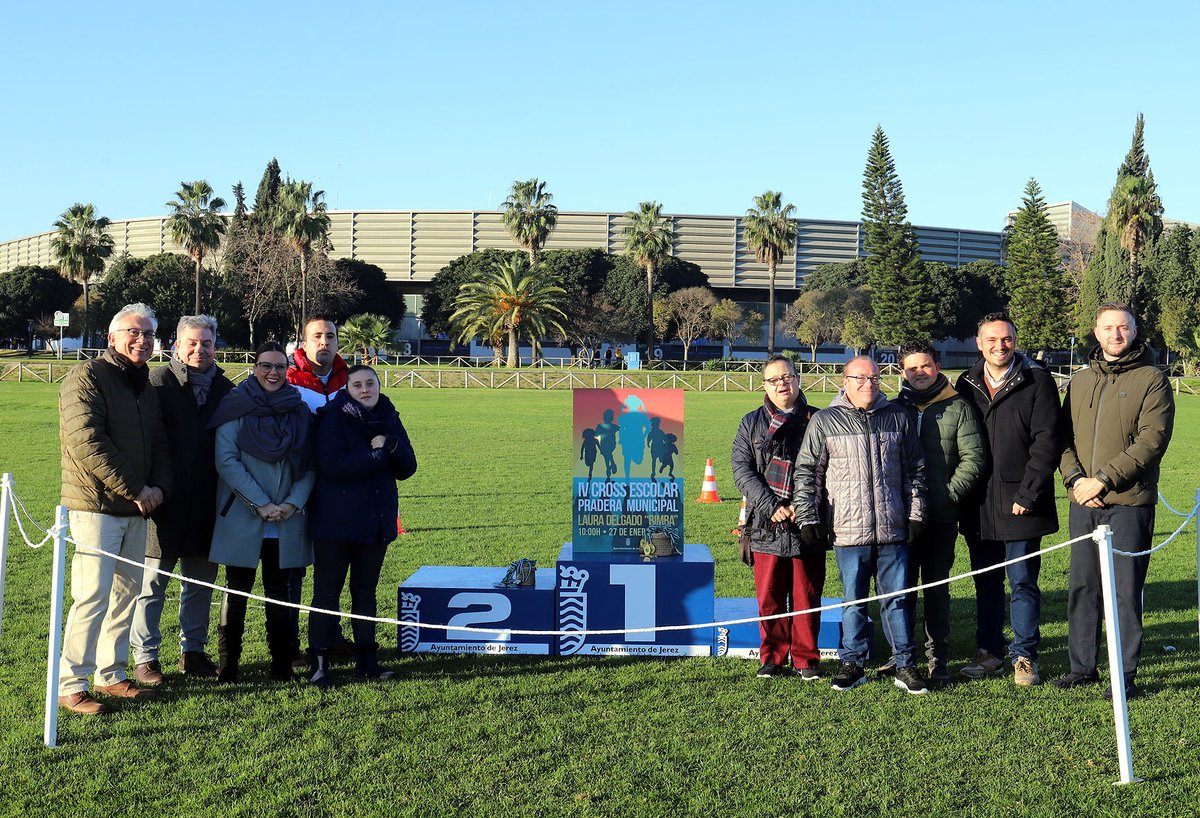 ciudadjerez's tweet photo. ‼️  Vuelve el #CrossEscolar

La IV edición de esta actividad deportiva se celebrará📆este viernes📍en la Pradera ‘Laura Delgado’ de Chapín 

ℹ️ Participarán más de 3.000 escolares de 27 centros educativos, además de las entidades #Afanas, @AspanidoJerez y @afamedis

@ja_cabello https://t.co/KYFtGSe5za