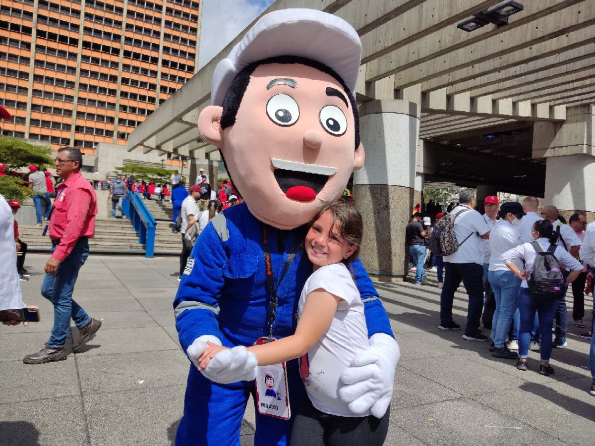 PrensaPequiven's tweet photo. #EnFotos📸| #Pequito salió a las calles de #Caracas este 23 de enero.
#ElBloqueoMataElSalario
#Petroquímica
@TareckPSUV
@TellecheaRuiz https://t.co/wJXun72Rvv