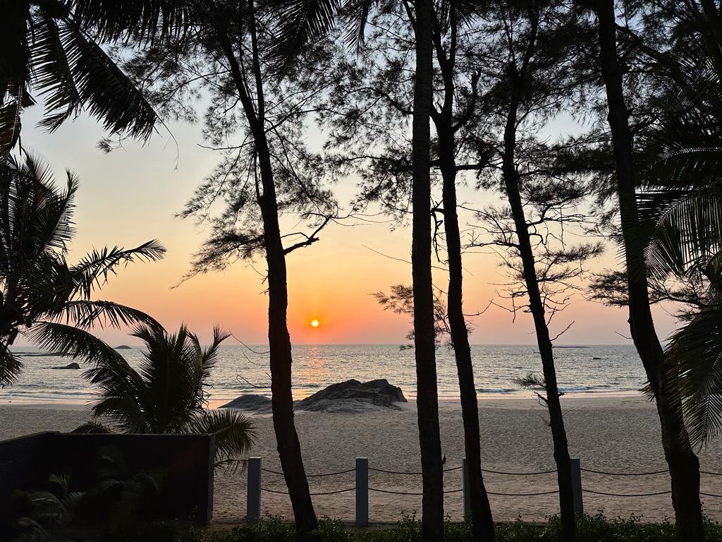 BarthakurAmrita's tweet photo. The most amazing team @SaamaCapital and the most amazing place @PostcardHotel makes for the bestest, funnest off-site!! Thanks so much to the entire team at #ThePostcardonTheArabianSea for making our stay so wonderful and memorable! @KapilChopra72 @AshLilani @VJSambamurthi https://t.co/Y2x0IAQaJK