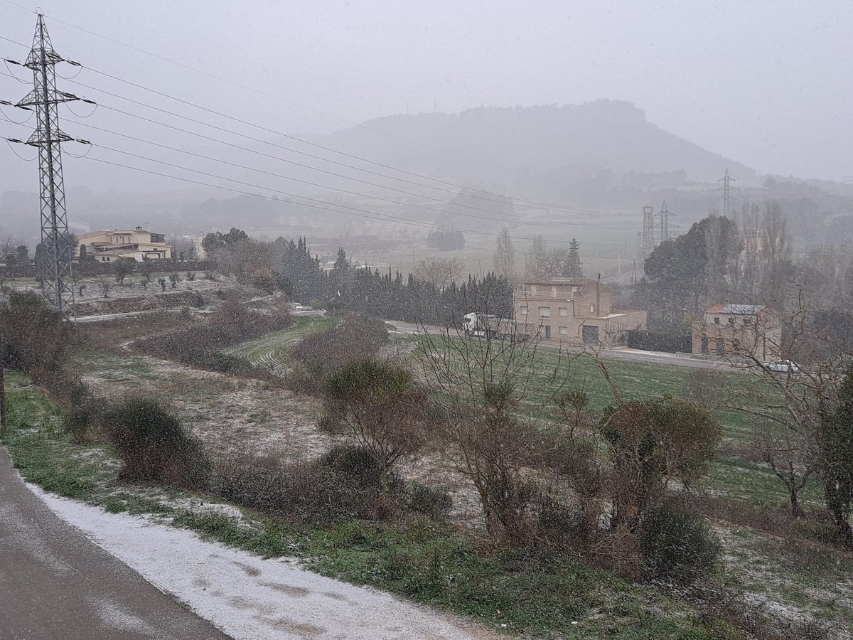 margil154's tweet photo. I ja ha arribat la neu! https://t.co/vHdOZVjRGm