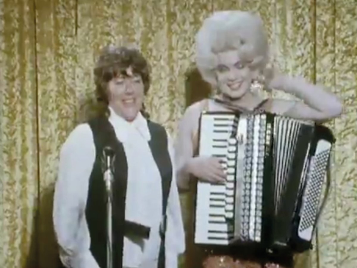 Raven__Row's tweet photo. Join us for the opening weekend of People Make Television, Saturday 28 and Sunday 29 January, 11am-6pm.📺🛋️

An exhibition of television made by campaigners and community groups for the BBC and local cable channels during the 1970s and early 80s. 

https://t.co/lbUKbOG3xQ https://t.co/OjJkUTN57Z