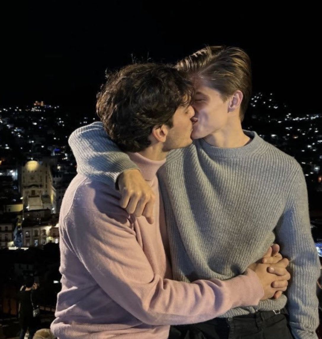 لقد اصبحت الجانب المظلم ، بعد أن كنت الشمعة التي تنير طريقي 💔