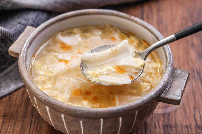 これを作るために餃子の皮を買いたいくらい美味しい？！餃子の皮を使った「ワンタン風スープ」のレシピ！