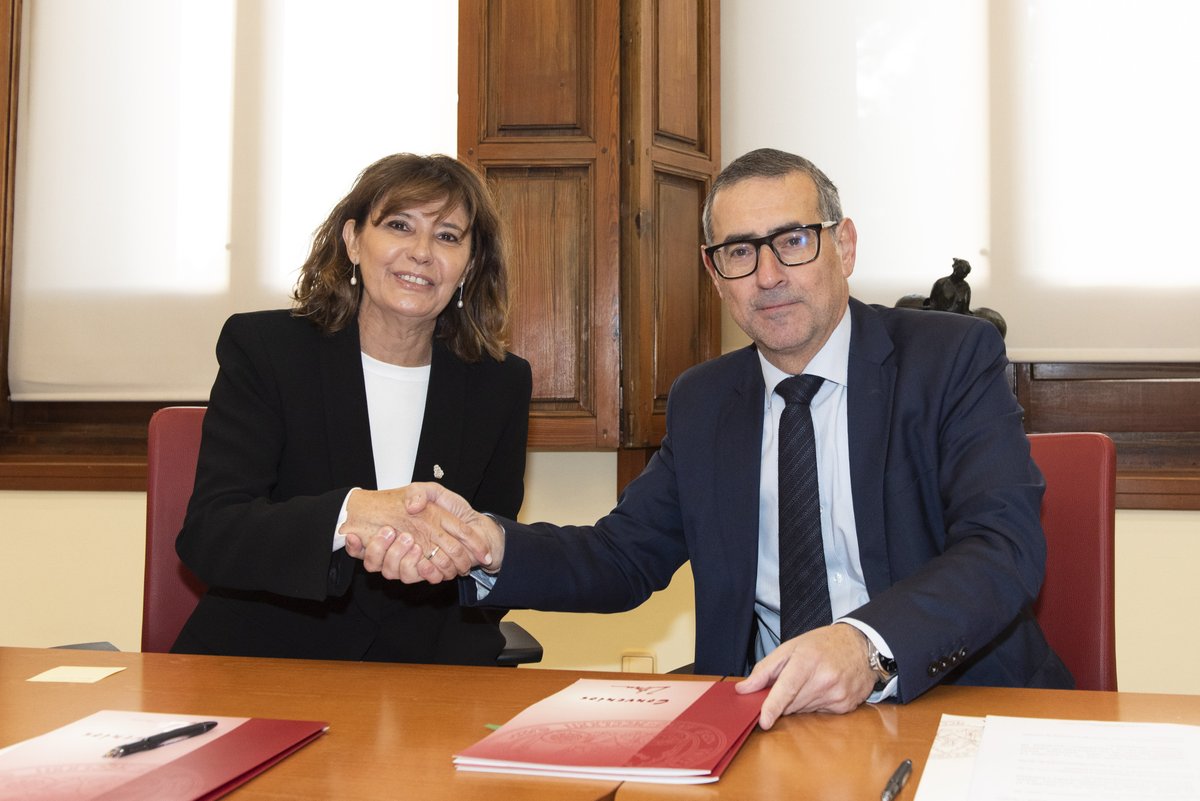 Esta mañana se han firmado en la sede del Rectorado de la <a href="/UMU/">Universidad Murcia</a> dos acuerdos de colaboración entre la UMU y la Universidad Nacional de Cordoba <a href="/unc_cordoba/">UNC</a> (Argentina) para la obtención de dobles titulaciones, un convenio para el Grado en Economía y otro para el Grado en ADE.