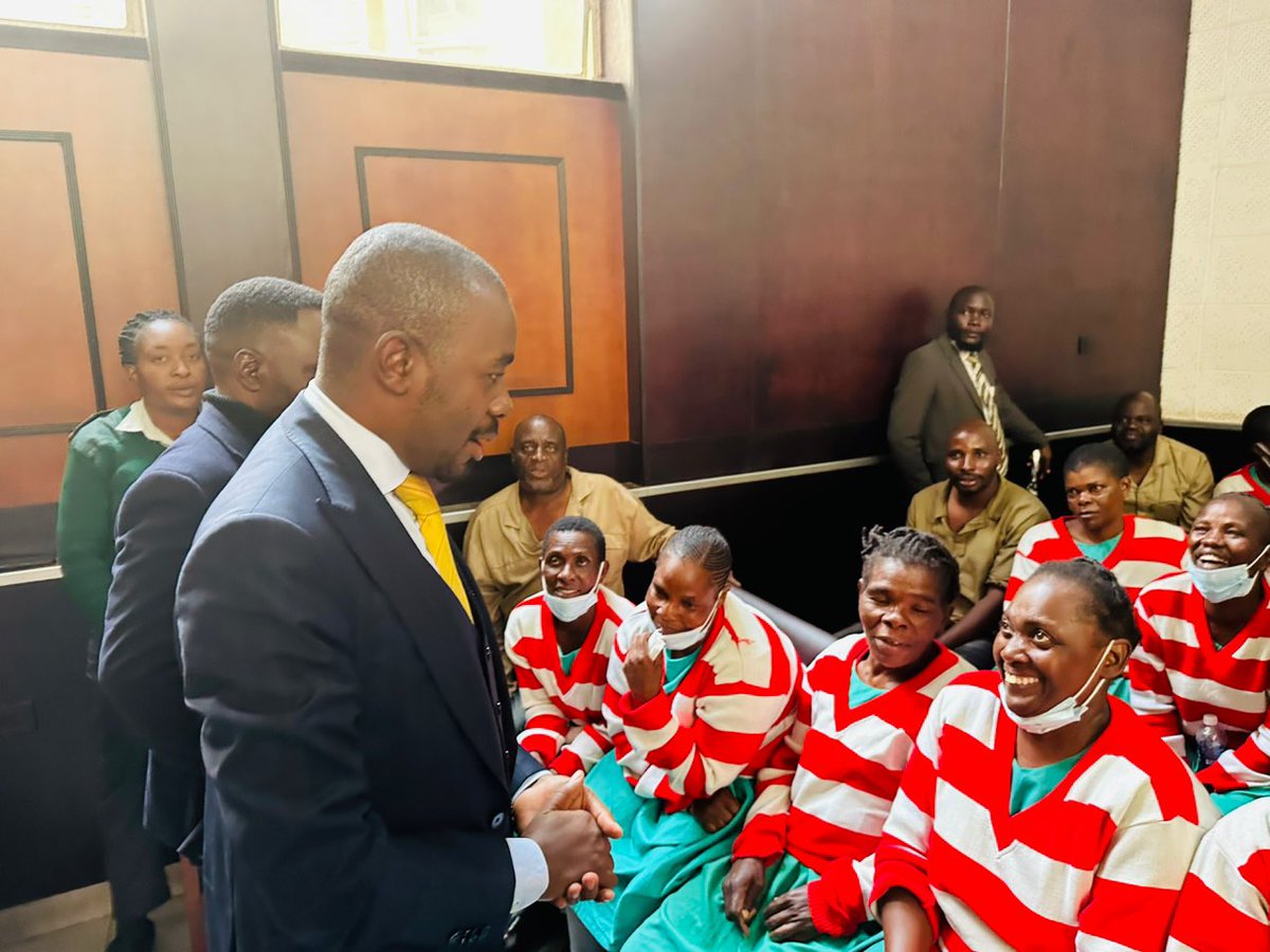 nelsonchamisa's tweet photo. I’m at court in solidarity with the persecuted Change Champions Hons @JobSikhala1, @ChibayaCCC ,Machingauta and the #Budiriro25. The Citizens heroes are innocent. This too will come to an end. Nothing lasts forever! #FreeThemAll https://t.co/TRPGG4vlzl