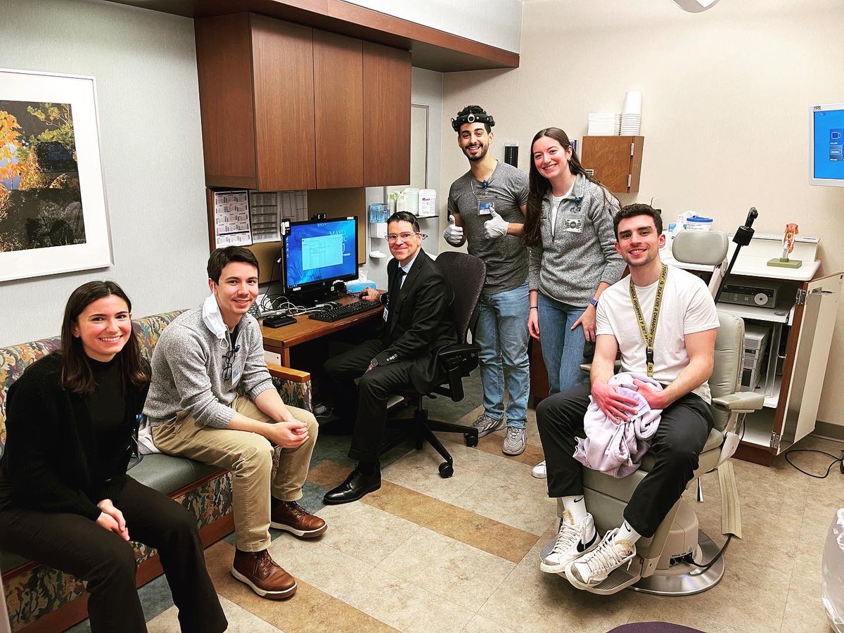 We spent yesterday evening teaching @mayoclinicsom medical students about Head and Neck Cancer and led a hands-on physical exam workshop. Mentoring the next generation of physicians (some hopefully #futureotolaryngologists) is so important! @MayoClinicENT #meded #otolaryngology