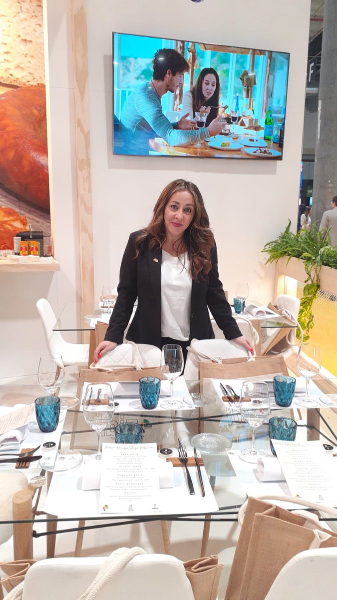 Rosa Rubio Ibiza tweet media